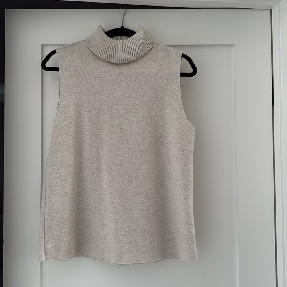 Zara Sleeveless Cream Turtle Neck Size L